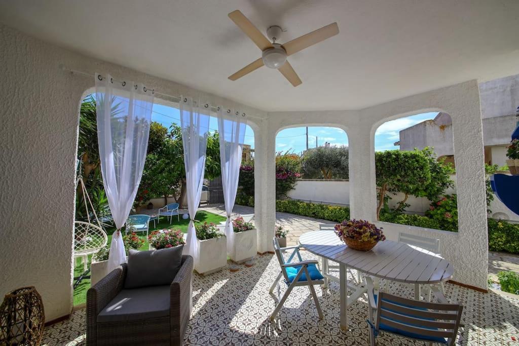 Villa Vera, Accesso Al Mare, Vista Castello, Ac ブリンディジ エクステリア 写真