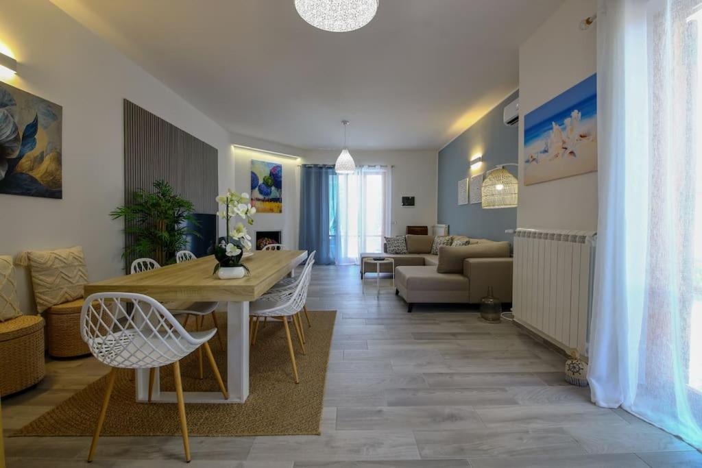 Villa Vera, Accesso Al Mare, Vista Castello, Ac ブリンディジ エクステリア 写真